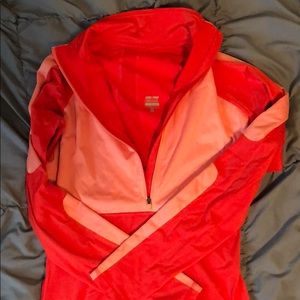 size medium nike pullover